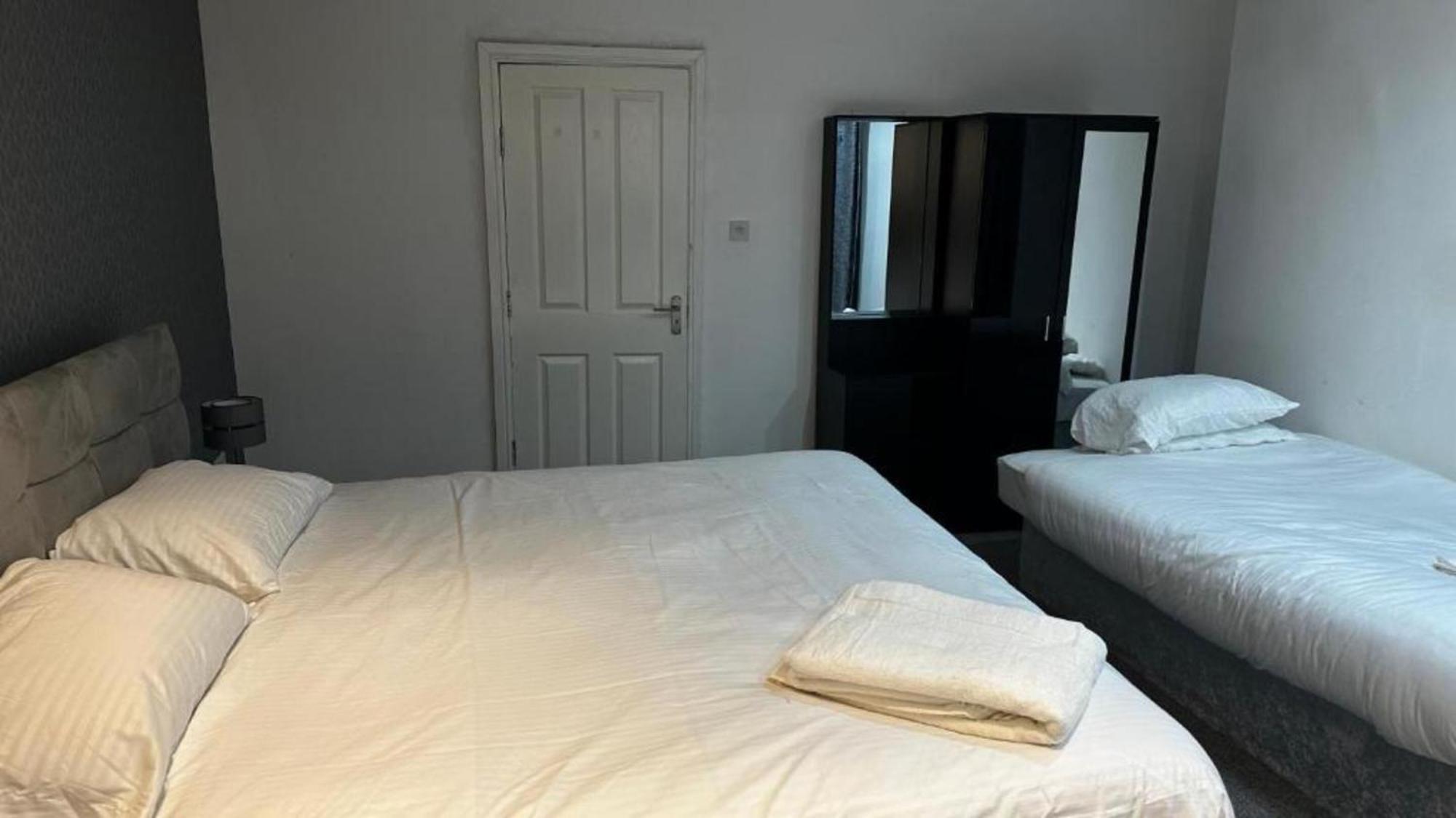 Oyo The Pleasant House Hotell Manchester Exteriör bild